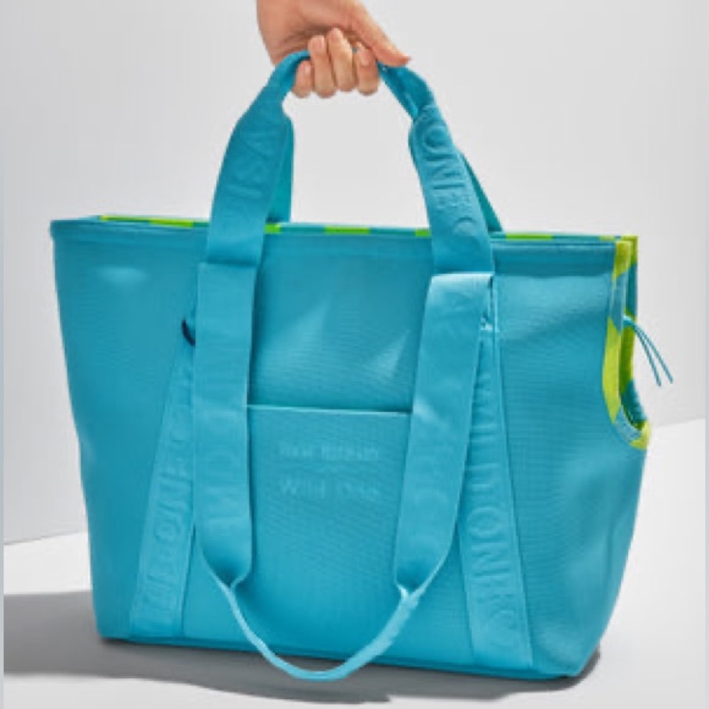 Wild One ❤︎ Isaac Mizrahi Everyday Dog Carrier Hudson Aqua